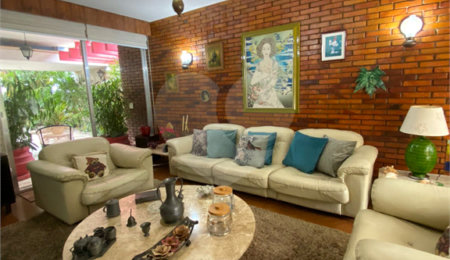 Casa à venda com 4 quartos, sendo 1 suíte,  em Vila Oliveira, Mogi das Cruzes, SP