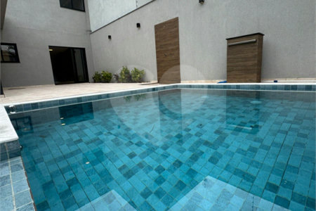Casa à venda com 5 quartos, sendo 4 suítes, no condomínio Grand Park, Rio de Janeiro - RJ