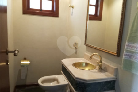 Casa à venda com 3 quartos, sendo 1 suíte, em Vila Nivi, São Paulo, SP
