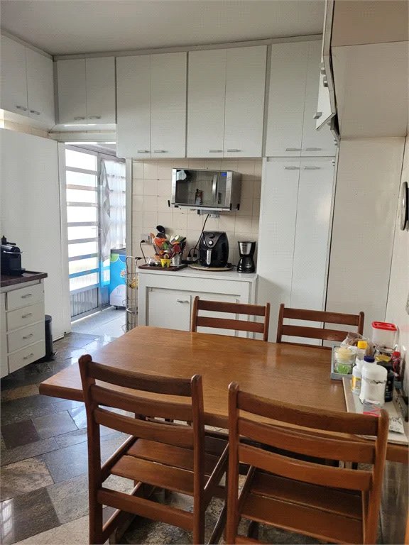 Sobrado à venda com 3 quartos, sendo 1 suíte,  em Jardim da Glória, Cotia, SP
