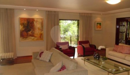 Apartamento à venda com 4 suítes em Real Parque, São Paulo, SP