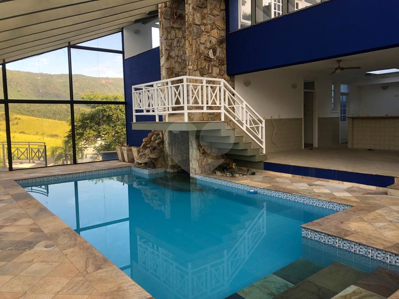 Casa à venda com 4 suítes no condomínio Osato, Atibaia - SP