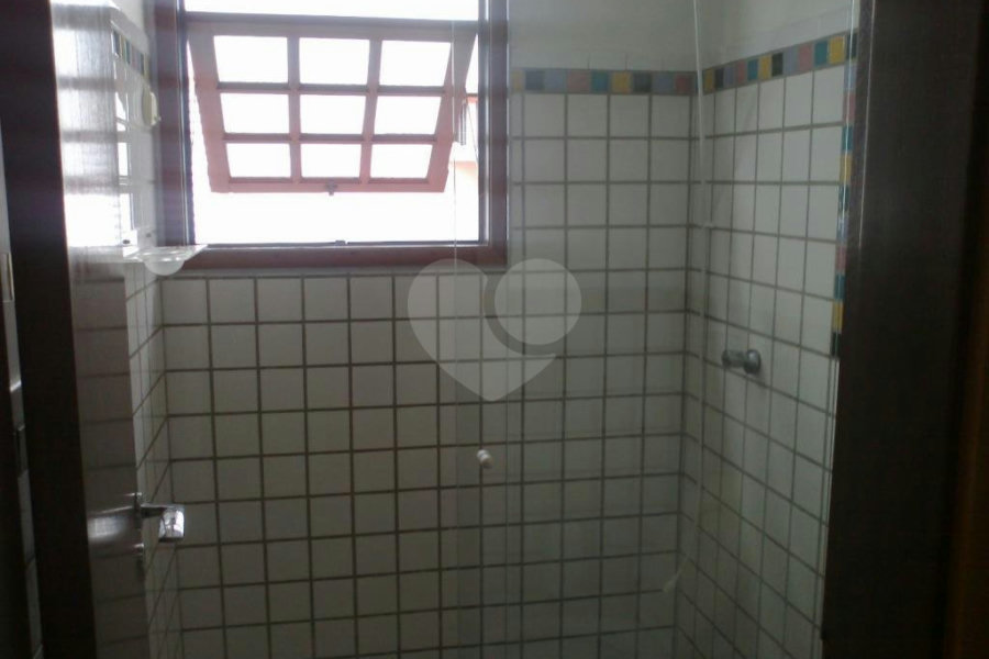 Sobrado à venda com 5 suítes em Enseada, Bertioga, SP