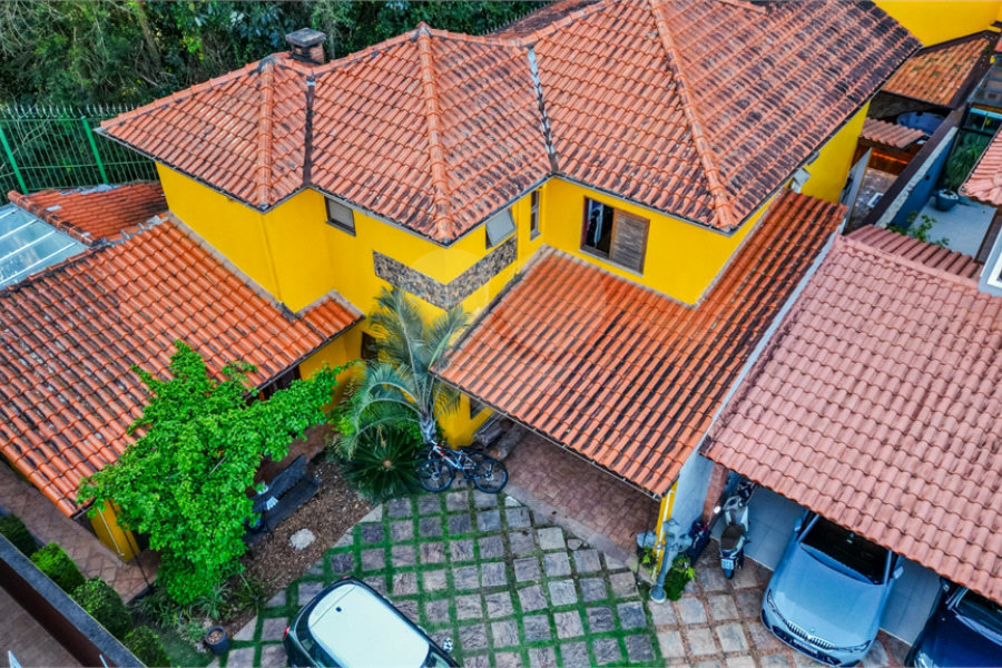 Casa à venda ou para alugar com 4 quartos, sendo 3 suítes,  no condomínio Da Serra, São Paulo - SP