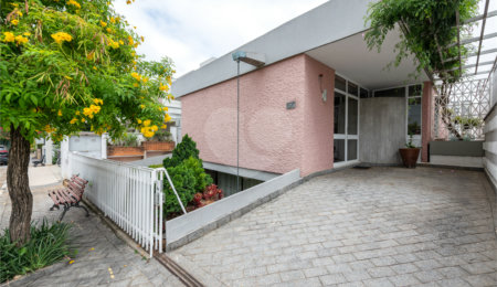 Casa Térrea à venda com 7 quartos, sendo 1 suíte,  em Santana, São Paulo, SP