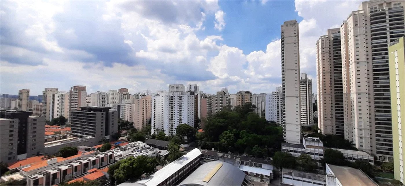 Apartamento à venda com 4 quartos, sendo 3 suítes,  em Cidade Monções, São Paulo, SP