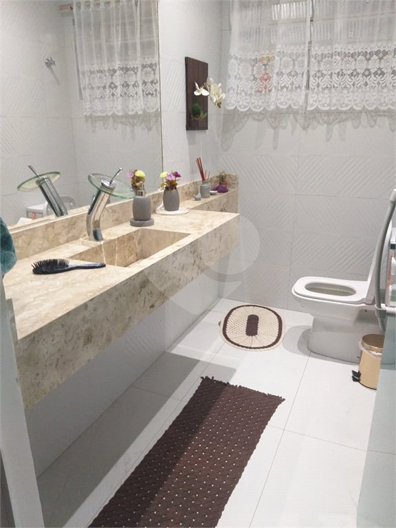Sobrado à venda com 3 quartos, sendo 1 suíte, em Vila Galvão, Guarulhos, SP