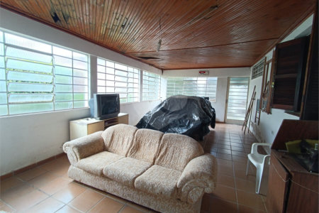 Casa à venda com 3 quartos em Vila Santa Rosália, São Roque, SP