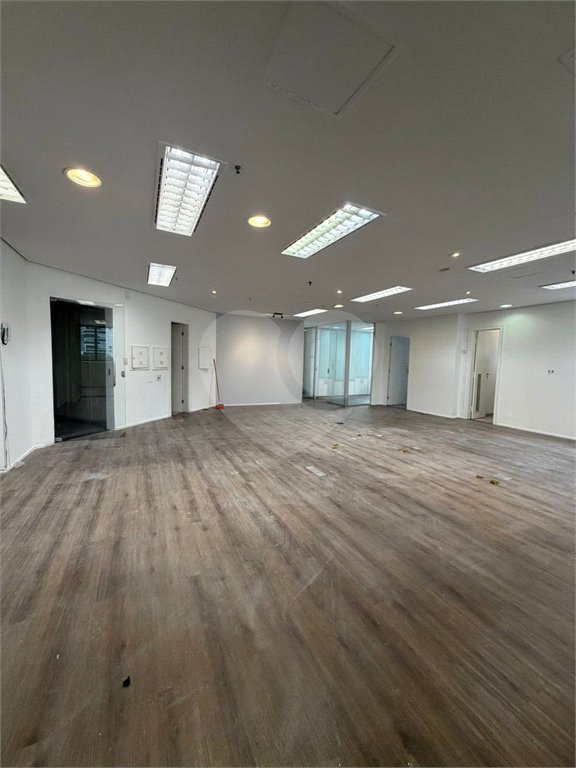 Sala à venda em Cidade Monções, São Paulo, SP