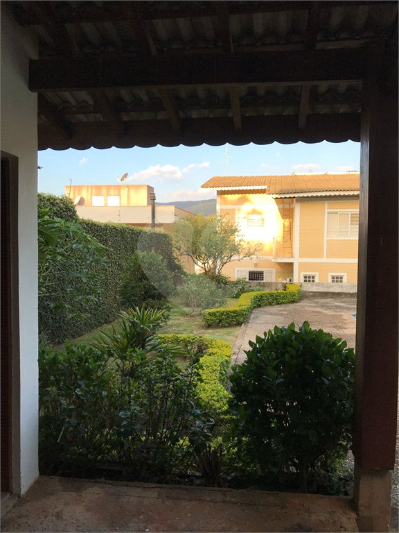 Casa à venda com 5 quartos, sendo 2 suítes,  em Jardim Maristela, Atibaia, SP