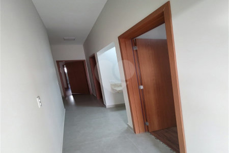 Casa à venda com 3 quartos, sendo 1 suíte,  no condomínio Atibaia Park 1, Atibaia - SP