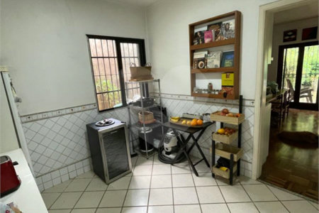 Casa à venda com 4 quartos, sendo 1 suíte, em Vila Morumbi, São Paulo, SP