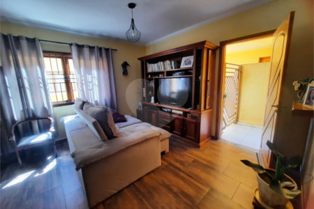 Casa à venda com 3 quartos, sendo 1 suíte, no condomínio Residencial Sol Francisco, São Paulo - SP