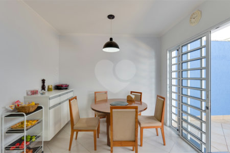 Casa à venda com 3 quartos, sendo 1 suíte, em Santo Amaro, São Paulo, SP