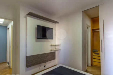 Apartamento à venda com 3 quartos, sendo 1 suíte,  em Vila Regente Feijó, São Paulo, SP