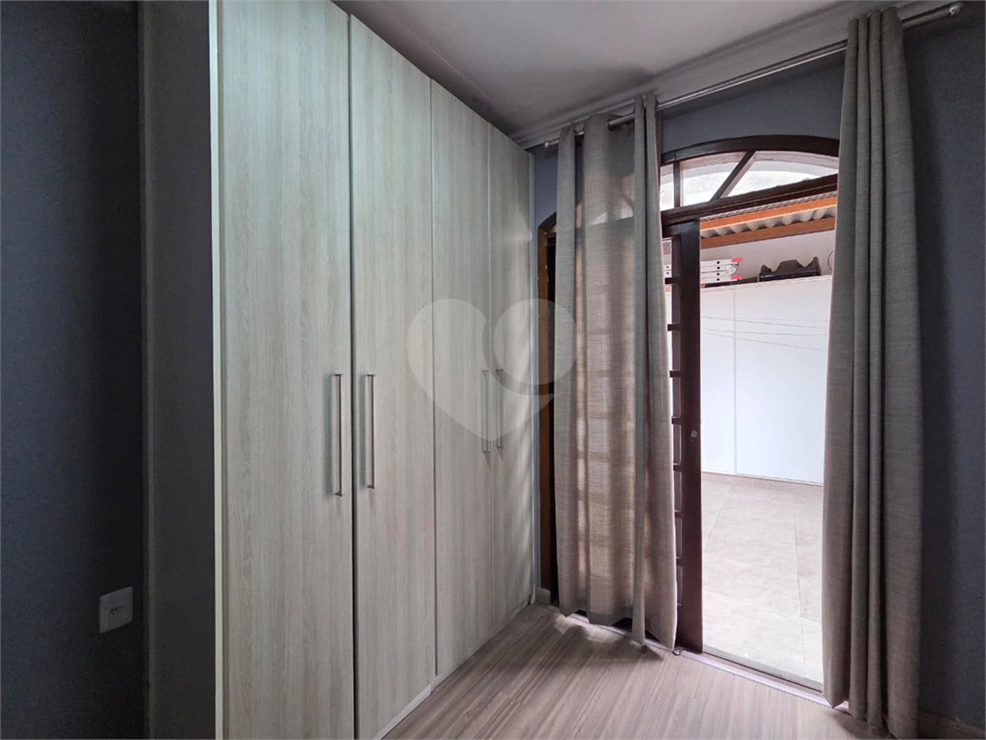 Sobrado Reformado 3 Dorms sendo 1 Suíte e 2 Vagas