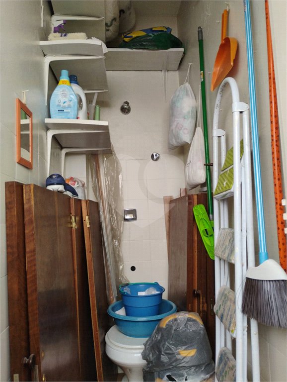Vende-se apartamento no Jardim Aeroporto com 03 dormitórios