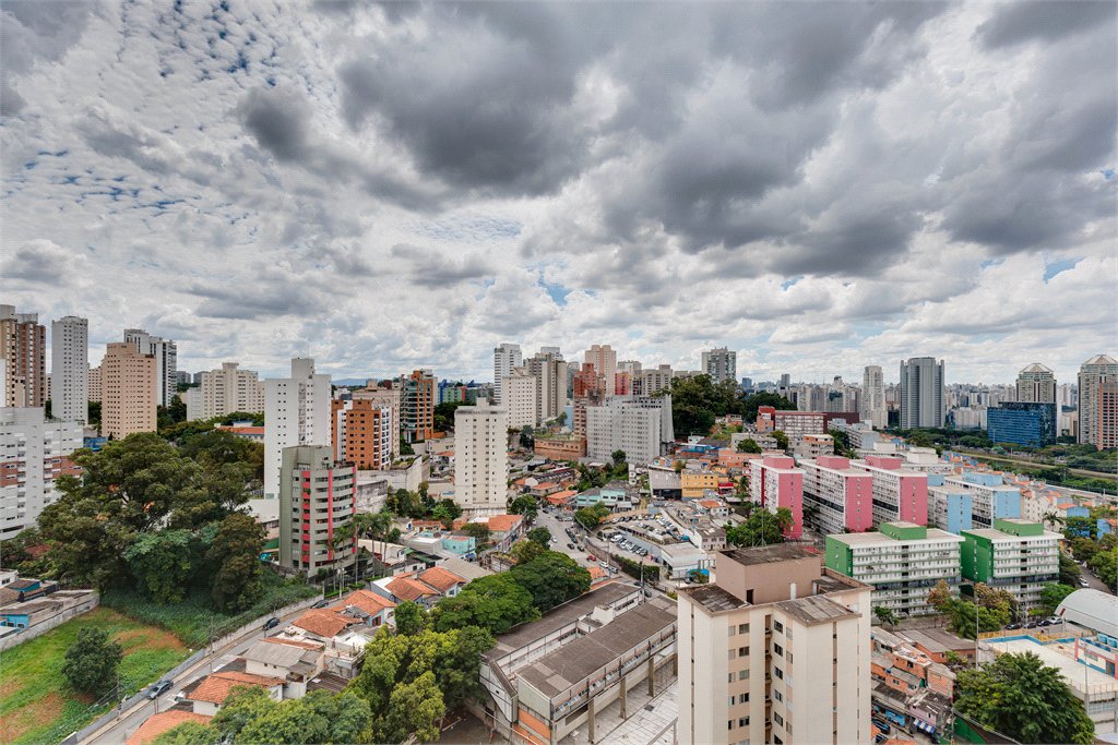 Apartamento à venda com 3 suítes em Real Parque, São Paulo, SP