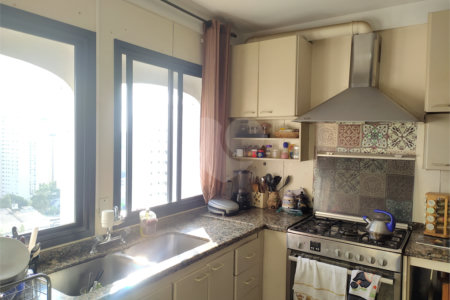 Apartamento à venda com 4 suítes em Jardim Marajoara, São Paulo, SP