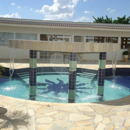 Casa à venda com 6 quartos, sendo 4 suítes,  no condomínio Monte Belo, Salto - SP