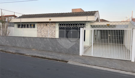 Casa Térrea à venda com 4 quartos, sendo 2 suítes,  em Jardim Santa Rosália, Sorocaba, SP