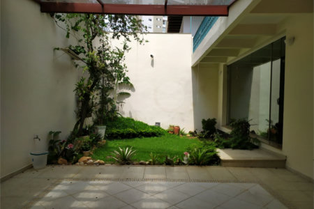 Casa à venda com 4 quartos, sendo 2 suítes, em Jardim das Vertentes, São Paulo, SP