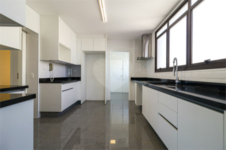 Apartamento à venda com 3 suítes em Cidade Monções, São Paulo, SP