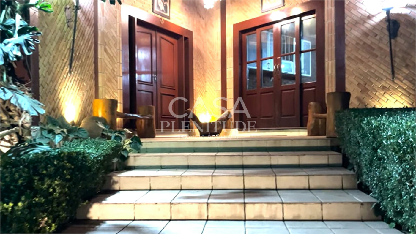 Casa à venda com 23 quartos, sendo 8 suítes,  em Taiaçupeba, Mogi das Cruzes, SP