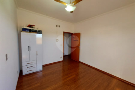 Casa à venda com 4 quartos, sendo 2 suítes, no condomínio Nascente do Jaraguá, Araraquara - SP