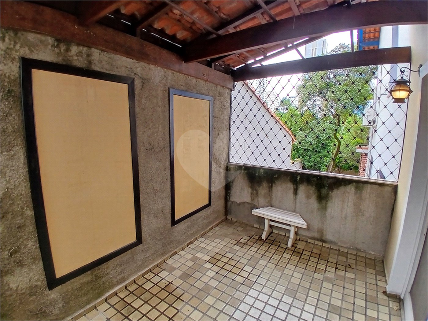 Casa à venda ou para alugar com 3 quartos, sendo 2 suítes, no condomínio Chácara das Rosas, São Paulo - SP