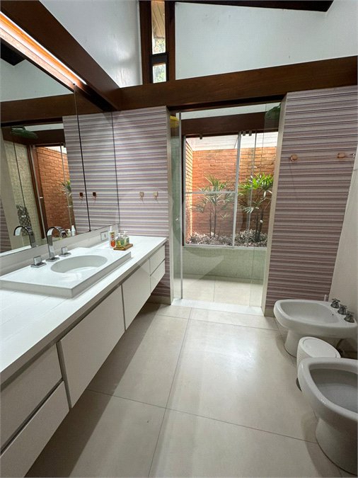 Casa à venda com 4 quartos, sendo 2 suítes,  no condomínio Chacara Marques, Santana de Parnaíba - SP
