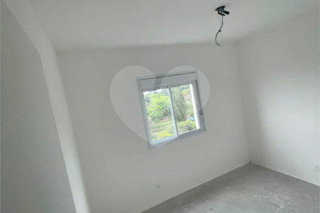 Apartamento à venda com 3 quartos, sendo 1 suíte,  em Vila Suzana, São Paulo, SP