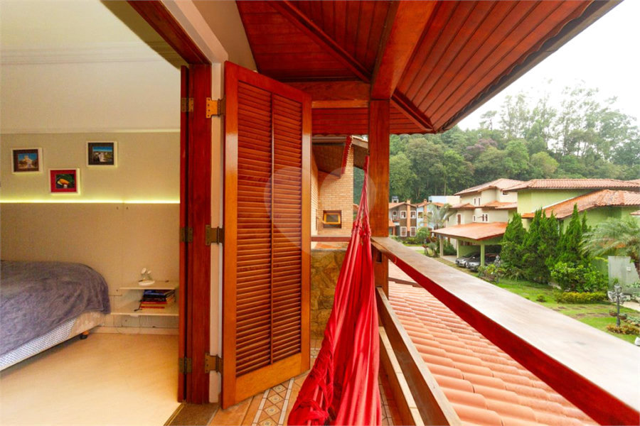 Casa à venda com 4 quartos, sendo 2 suítes, no condomínio Da Serra, São Paulo - SP