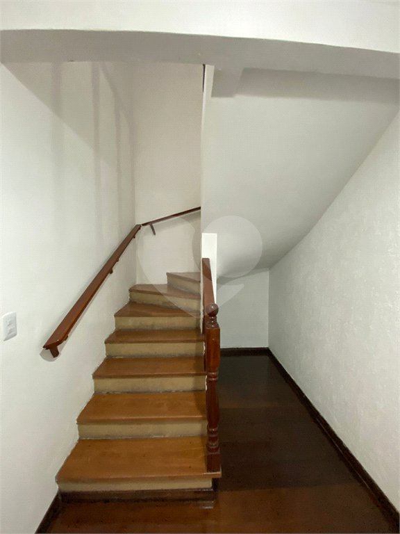 Sobrado à venda com 4 quartos, sendo 1 suíte, em Jardim Medina, Poá, SP