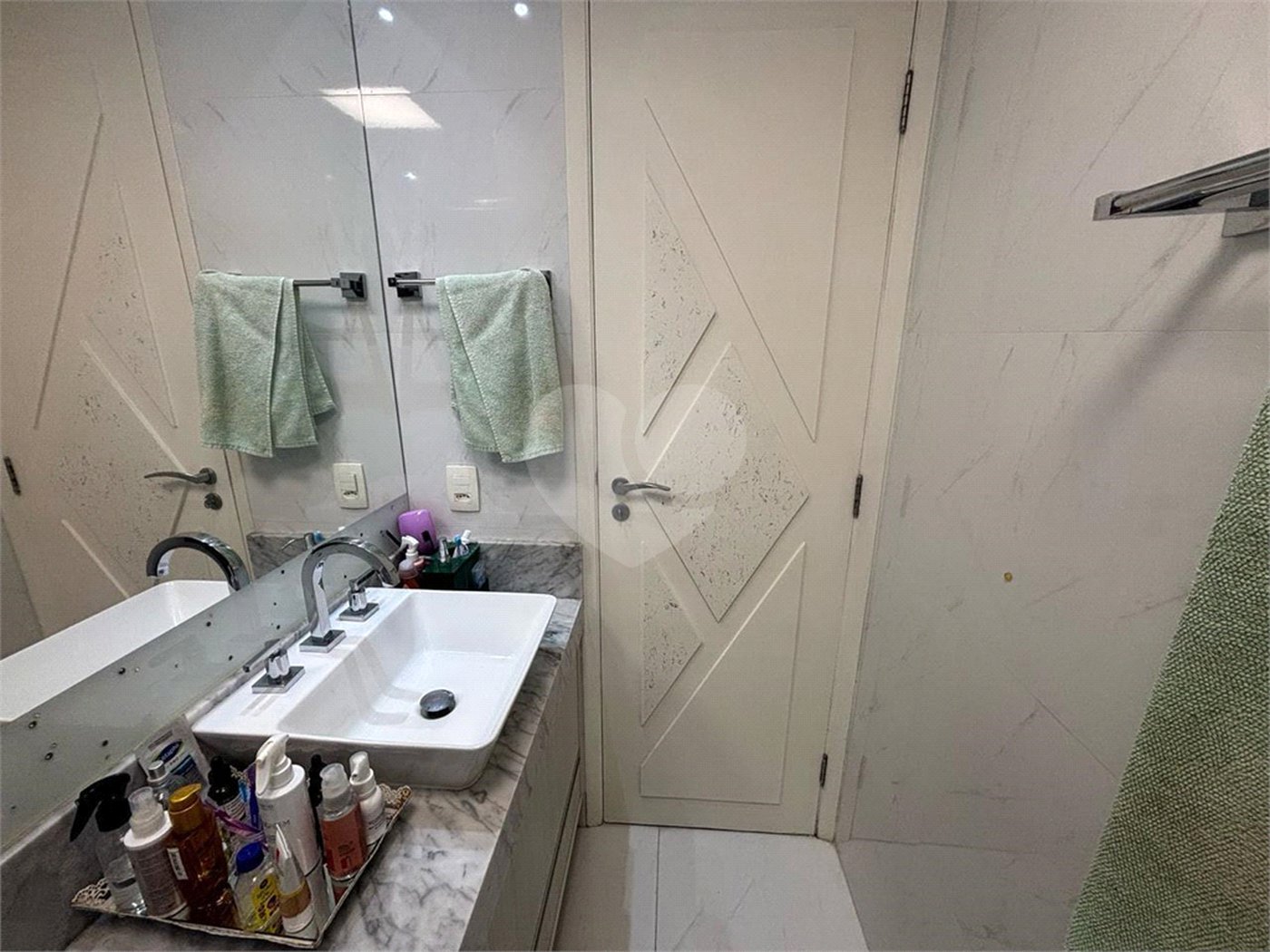 Apartamento à venda com 3 quartos, sendo 1 suíte, em Vila Esperança, São Paulo, SP