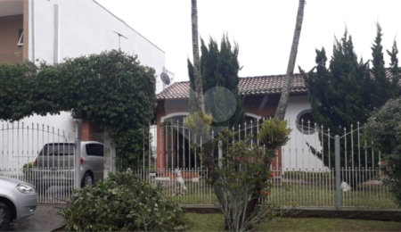 Casa à venda com 3 quartos, sendo 1 suíte,  no condomínio Chacarás Bela Vista, Mairiporã - SP