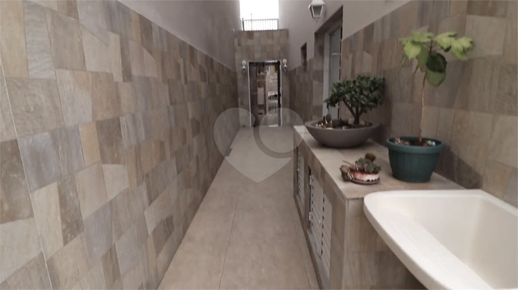 Sobrado à venda com 4 quartos em Vila Guilherme, São Paulo, SP