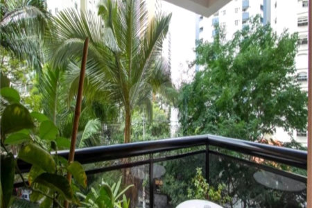 Apartamento à venda com 2 quartos, sendo 1 suíte, em Moema, São Paulo, SP