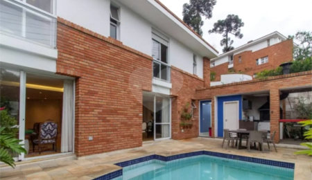 Casa à venda ou para alugar com 4 suítes no condomínio Araucárias, São Paulo - SP