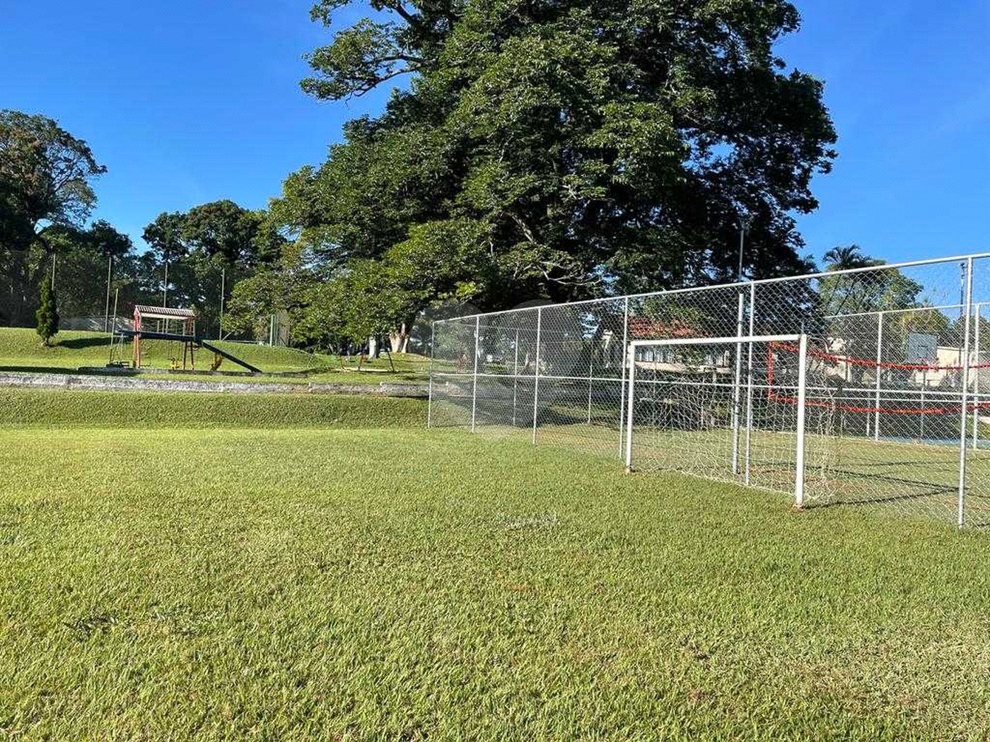 Chácara à venda com 9 quartos, sendo 6 suítes,  em Araçoiaba da Serra, SP