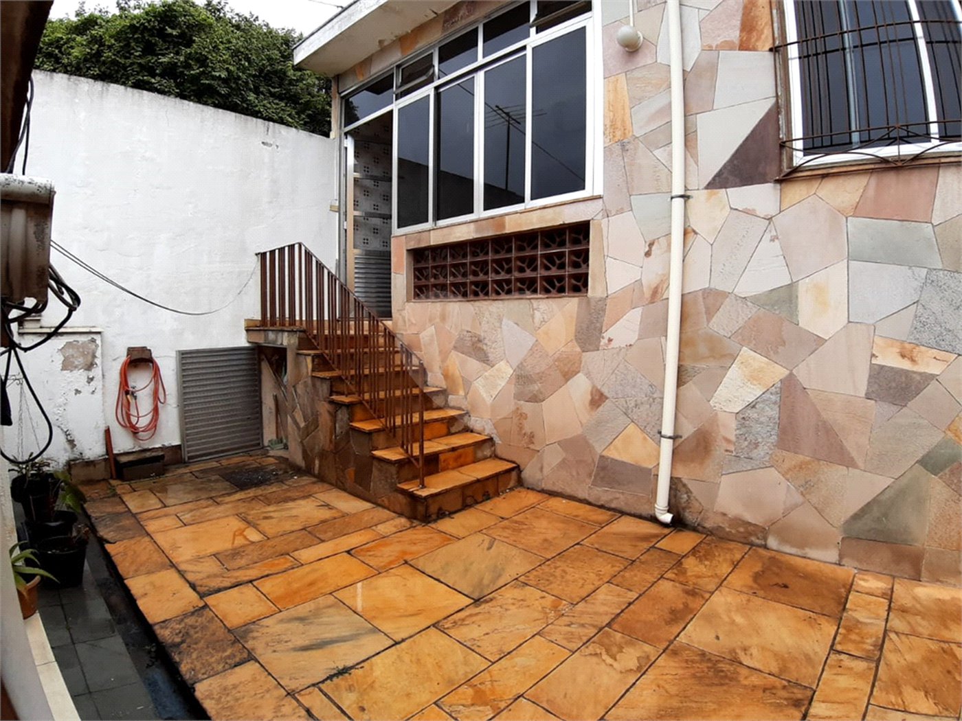 Sobrado à venda com 5 quartos em Vila Nivi, São Paulo, SP