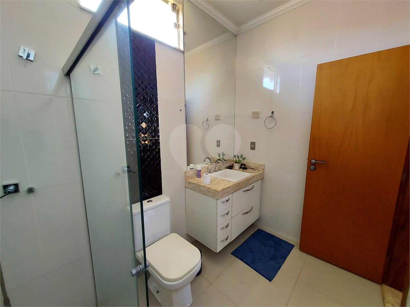 Casa à venda com 4 quartos, sendo 2 suítes, no condomínio Nascente do Jaraguá, Araraquara - SP