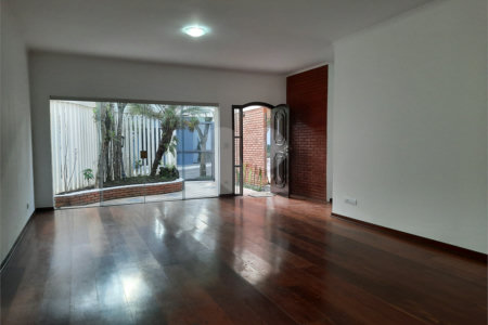 Casa Térrea à venda com 3 quartos, sendo 1 suíte, em Jardim Marajoara, São Paulo, SP