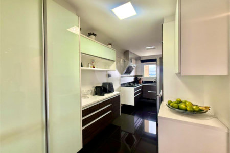 Apartamento à venda com 3 suítes em Campo Grande, São Paulo, SP