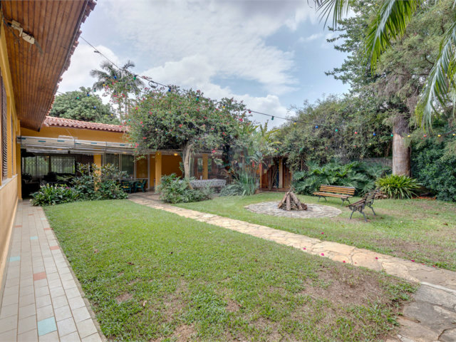 Casa Térrea à venda ou para alugar com 5 quartos, sendo 2 suítes,  em Jardim Prudência, São Paulo, SP