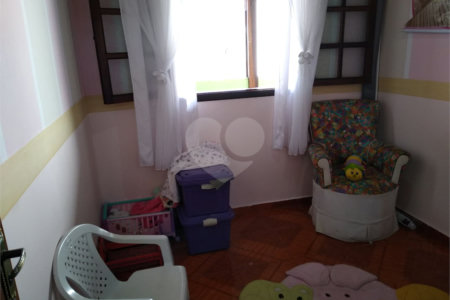 Casa à venda com 4 quartos, sendo 1 suíte,  em Jardim São Francisco, Mogi das Cruzes, SP