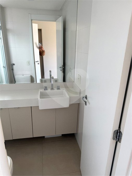 Apartamento à venda ou para alugar com 2 suítes em Vila Olímpia, São Paulo, SP