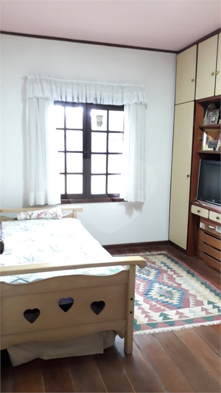 Casa à venda com 3 suítes no condomínio Gleba II, Mairiporã - SP