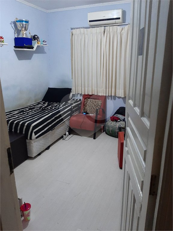Sobrado à venda com 3 quartos, sendo 2 suítes,  em Vila Gustavo, São Paulo, SP