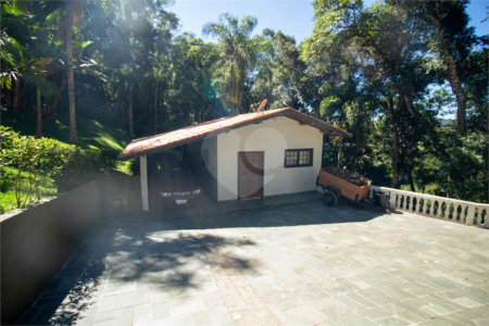 Casa à venda com 4 suítes no condomínio Sítio Primavera, São Roque - SP